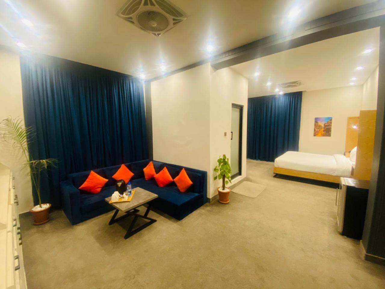 La Maison Islamabad Buitenkant foto